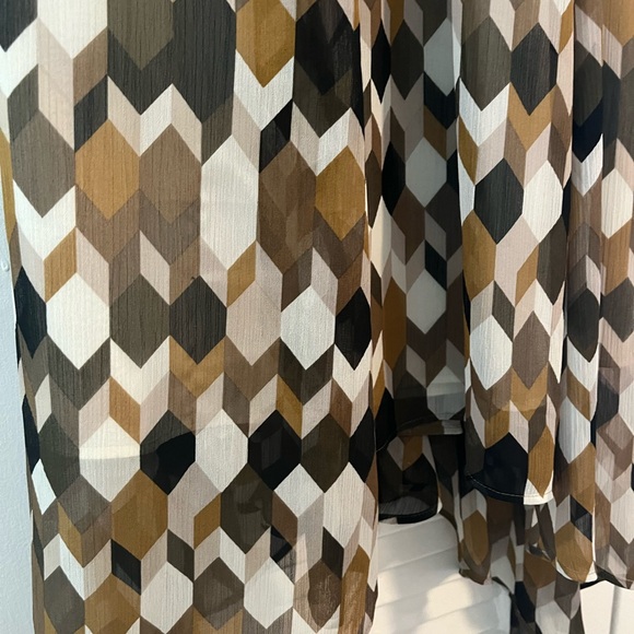 Banana Republic Maxi Dress with gold geometric pattern - Picture 5 of 8